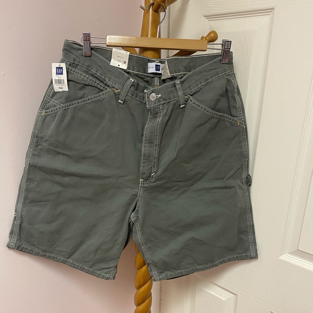 ❤️3/25❤️ NWT MENS SHORTS FROM GAP